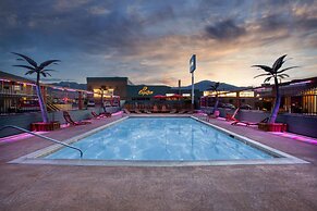 Travelodge by Wyndham Hawthorne