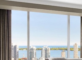 The Ritz-Carlton, Toronto