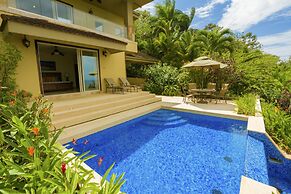 Red Frog Beach Island Resort