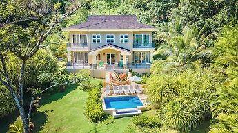 Red Frog Beach Island Resort