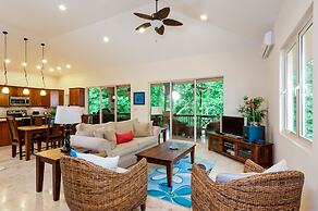 Red Frog Beach Island Resort