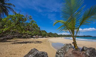 Red Frog Beach Island Resort