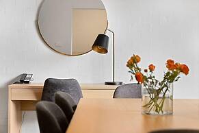 Oxley Court Serviced Apartments