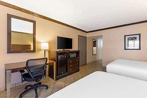 Best Western Plus Raton Hotel