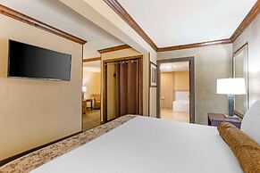 Best Western Plus Raton Hotel