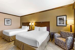 Best Western Plus Raton Hotel