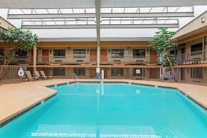 Best Western Plus Raton Hotel