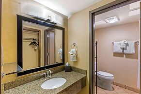 Best Western Plus Raton Hotel