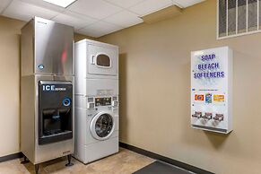 Best Western Plus Raton Hotel