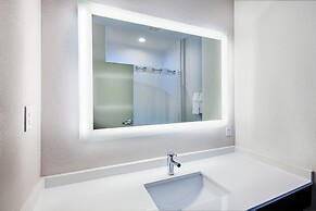 Holiday Inn Express & Suites Port Lavaca by IHG