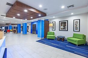 Holiday Inn Express & Suites Port Lavaca by IHG
