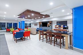 Holiday Inn Express & Suites Port Lavaca by IHG