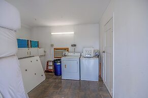OYO Travelier Motel