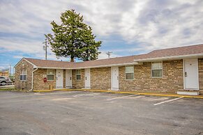 OYO Travelier Motel