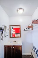 OYO Travelier Motel
