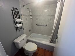 La Posada Inn By OYO Brownsville