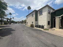 La Posada Inn By OYO Brownsville