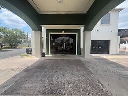 La Posada Inn By OYO Brownsville