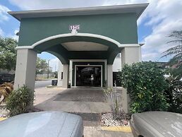 La Posada Inn By OYO Brownsville