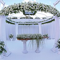 Paloma Pasha  - All inclusive