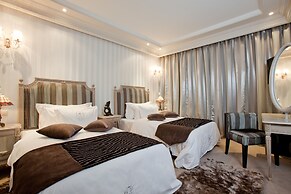 Hotel Art Palace Suites & Spa