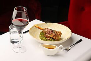 Hotel Art Palace Suites & Spa