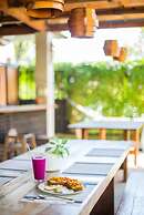 Nautilus Surf & Yoga Villas Santa Teresa