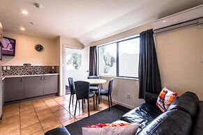 298 Westside Motor Lodge