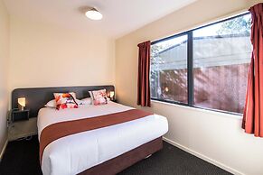 298 Westside Motor Lodge
