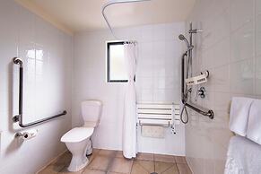 298 Westside Motor Lodge