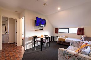 298 Westside Motor Lodge