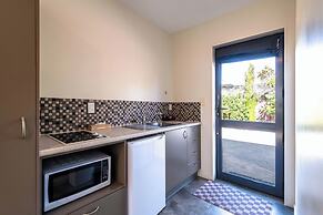 298 Westside Motor Lodge