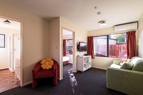 298 Westside Motor Lodge