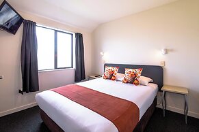 298 Westside Motor Lodge