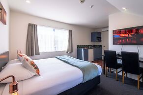 298 Westside Motor Lodge