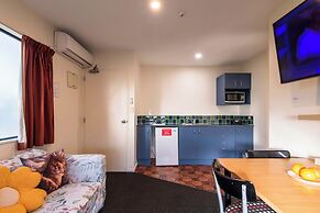 298 Westside Motor Lodge