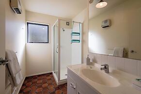 298 Westside Motor Lodge