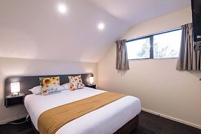 298 Westside Motor Lodge