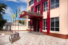 City Club Hotel