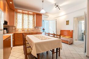 Kontaratos Studios & Apartments