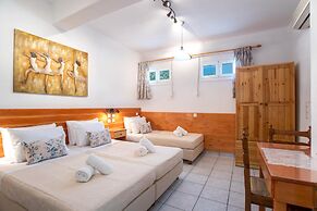 Kontaratos Studios & Apartments