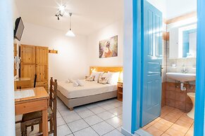 Kontaratos Studios & Apartments