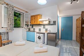 Kontaratos Studios & Apartments