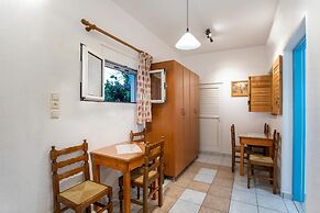 Kontaratos Studios & Apartments