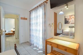 Kontaratos Studios & Apartments