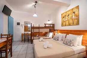 Kontaratos Studios & Apartments