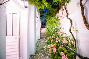 Kontaratos Studios & Apartments