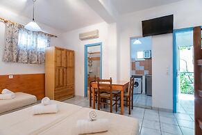 Kontaratos Studios & Apartments