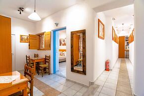 Kontaratos Studios & Apartments