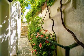 Kontaratos Studios & Apartments